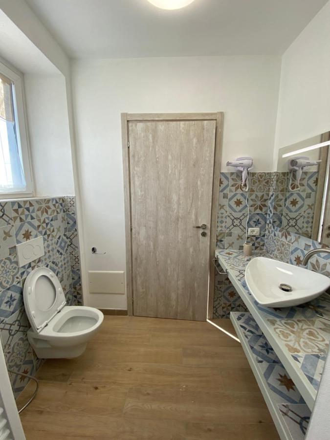 Around Lago Maggiore Apartments Reno Di Leggiuno Екстериор снимка