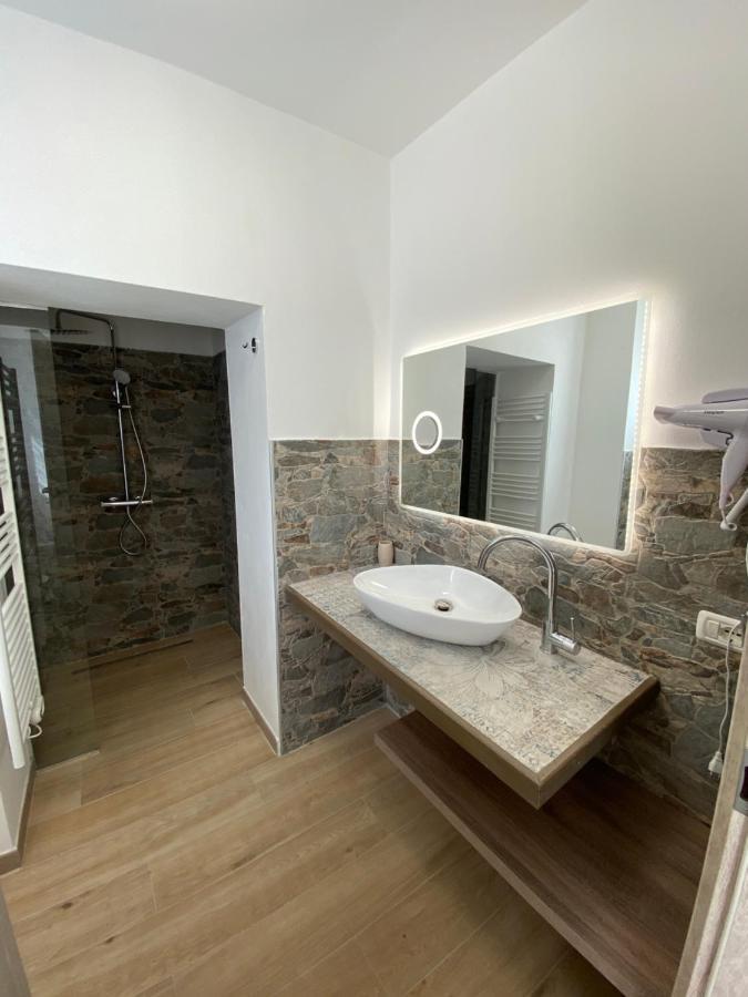 Around Lago Maggiore Apartments Reno Di Leggiuno Екстериор снимка